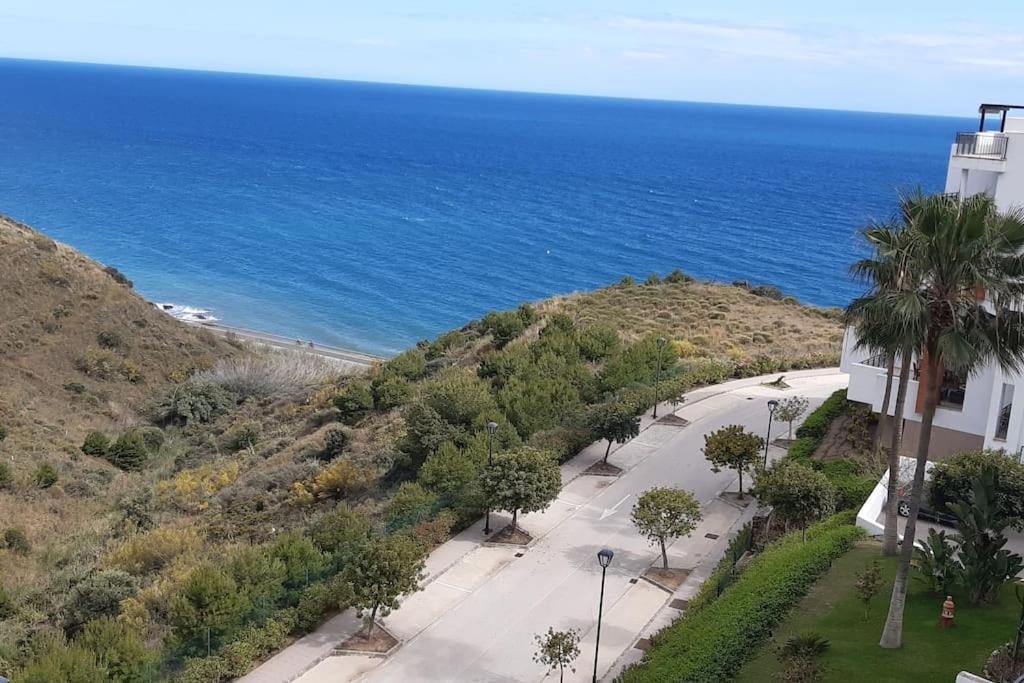 Chic Beachfront Apartment Torrox Exterior foto